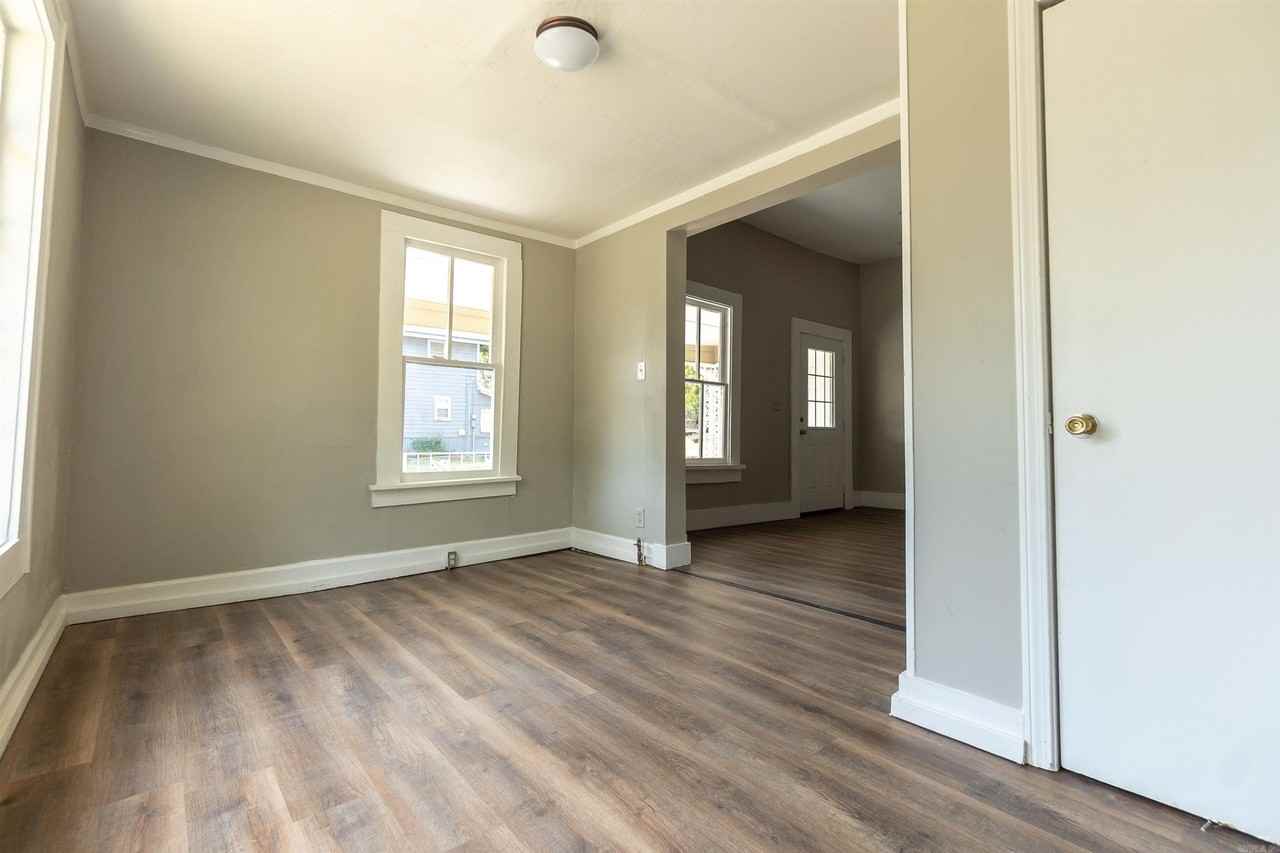 2900 W 15th St - Photo 4 of 32