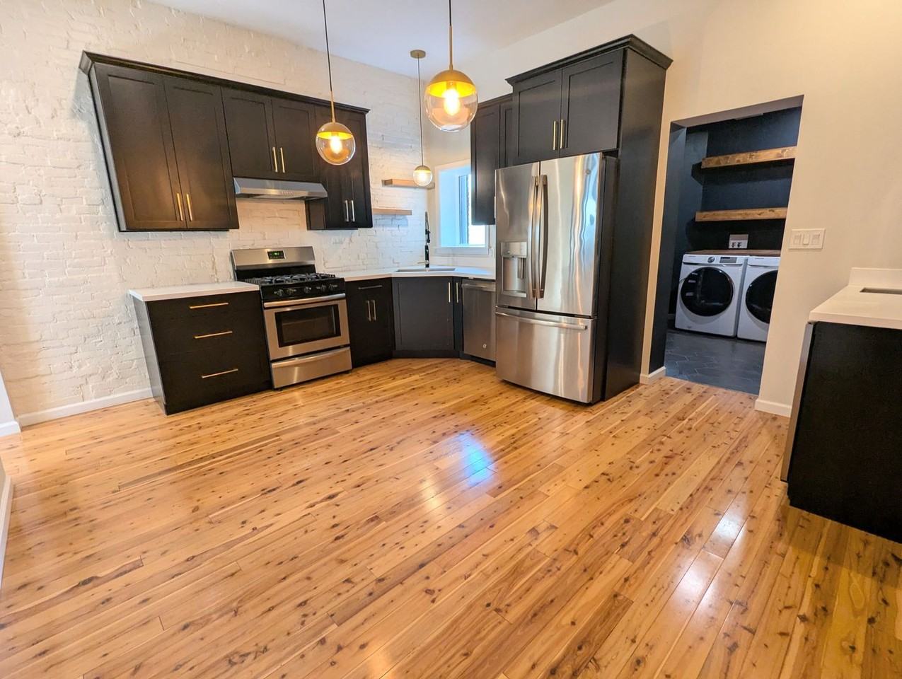 5109 Holmes St - Photo 4 of 20