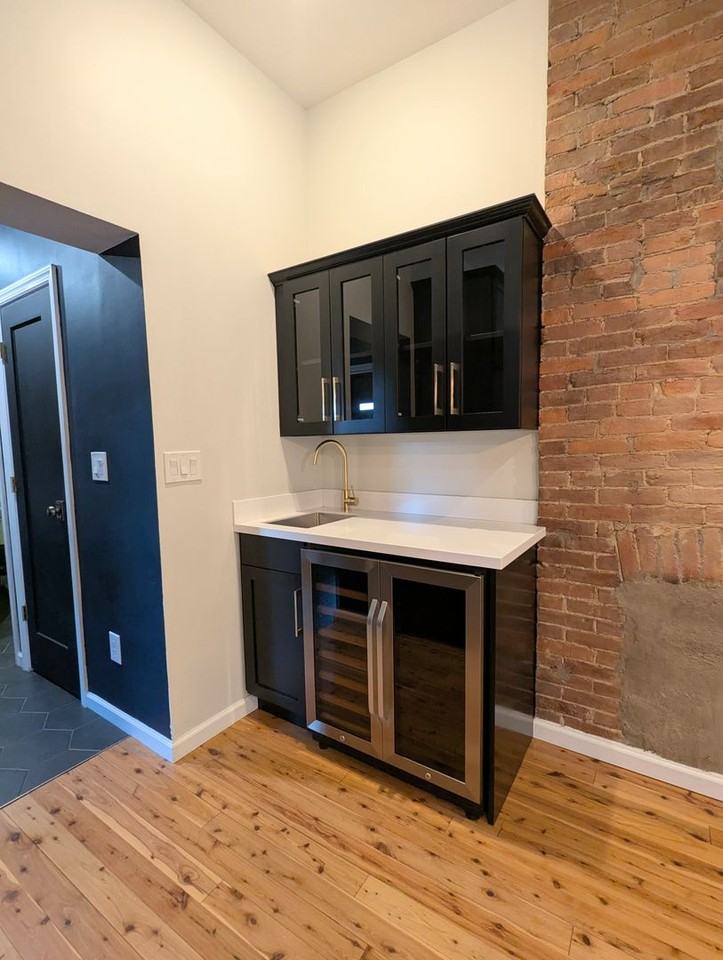 5109 Holmes St - Photo 5 of 20