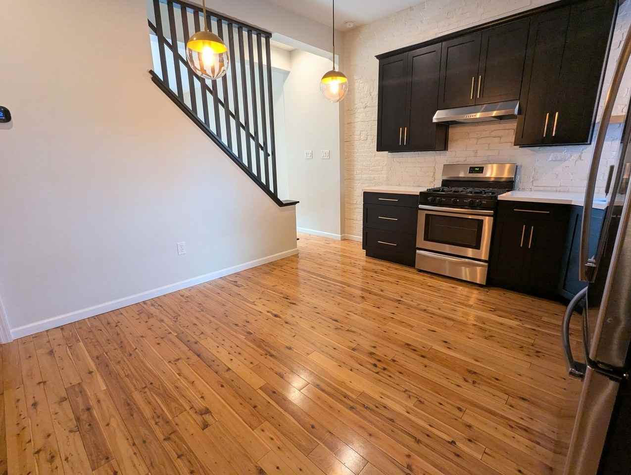 5109 Holmes St - Photo 6 of 20