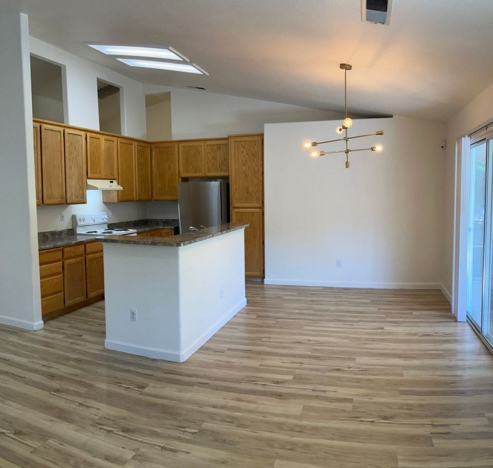 5200 Dunham Ct - Photo 5 of 23