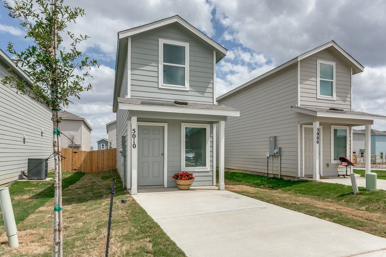 5010 Primrose Rdg - Photo 3 of 25