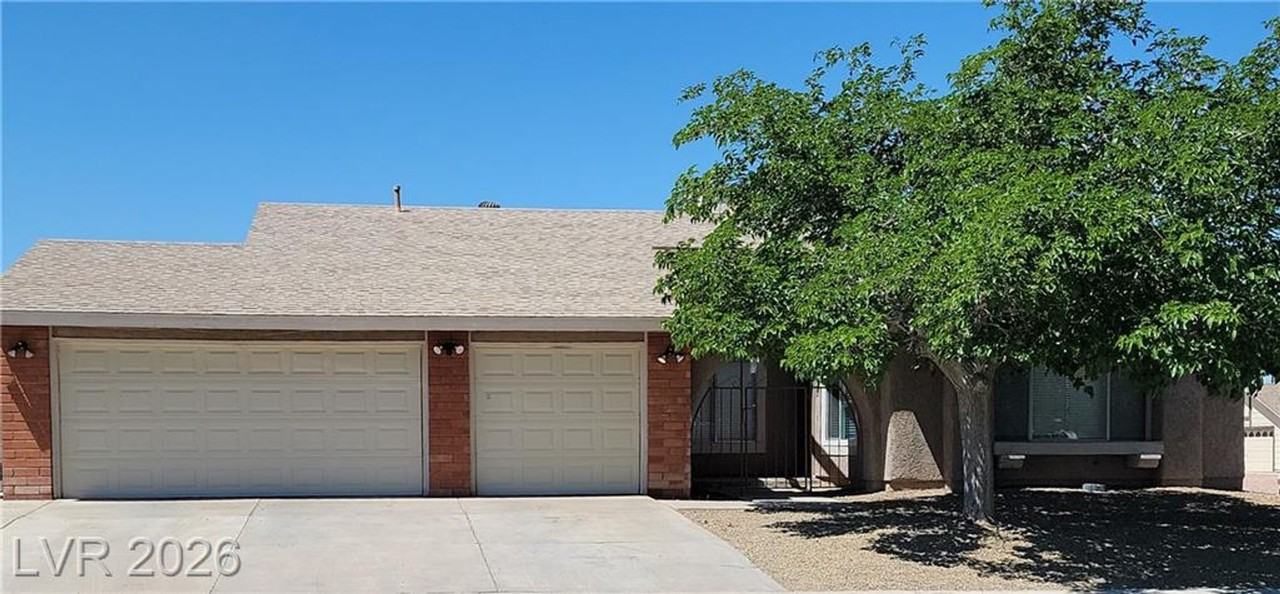 1901 Spring Lake Dr - Photo 2 of 36