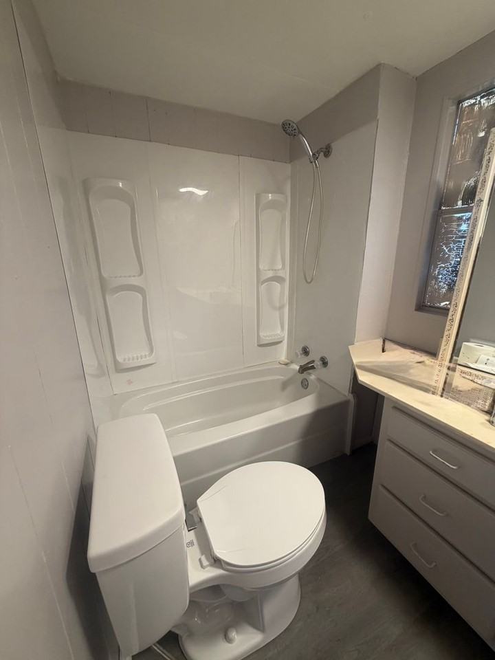 1110 Walton St - Photo 6 of 7