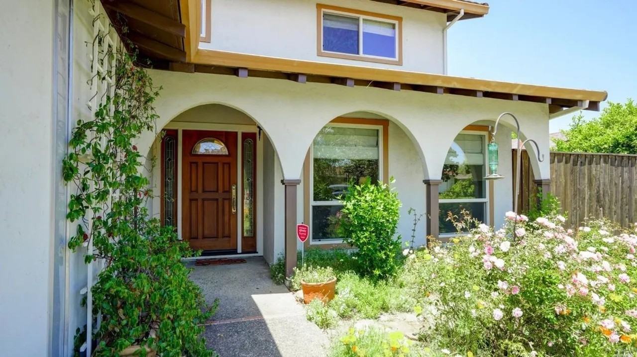 58 Stanford Ct - Photo 2 of 21