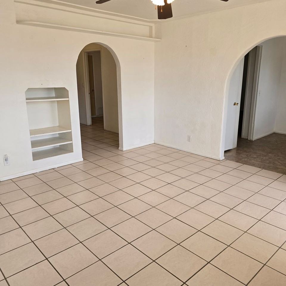 701 W Soto St - Photo 3 of 16