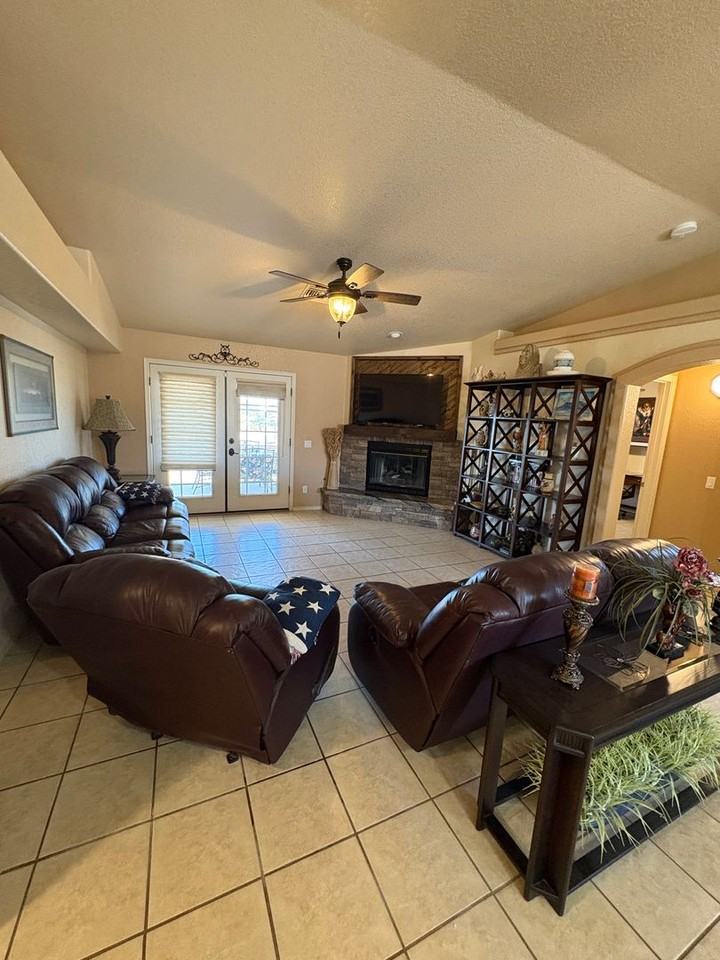 1791 Rainbow Ave S - Photo 2 of 29