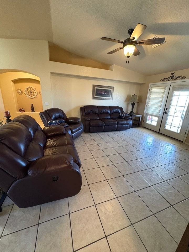 1791 Rainbow Ave S - Photo 3 of 29