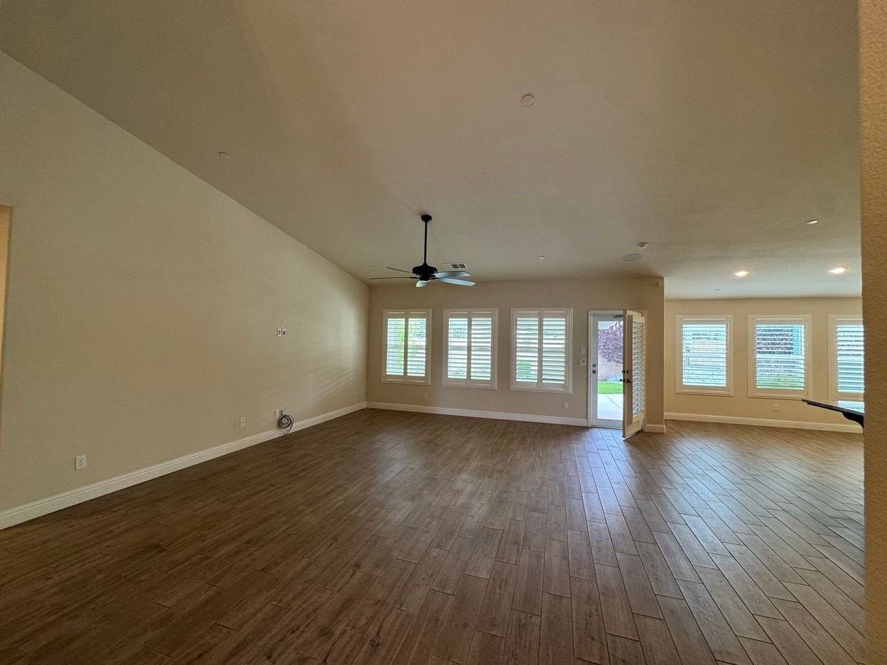 493 S Crescent Ln - Photo 2 of 27