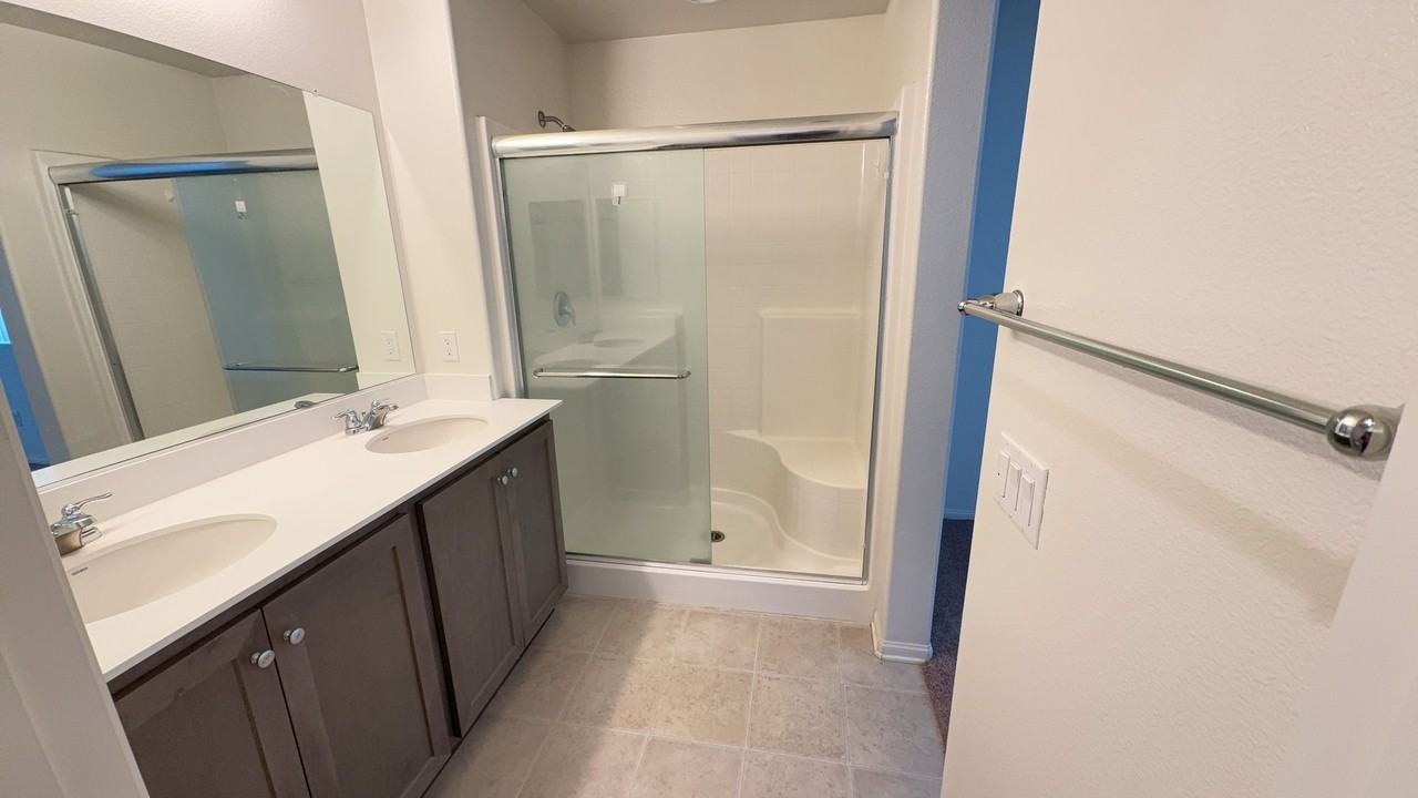 13074 Eastwind Way - Photo 5 of 31