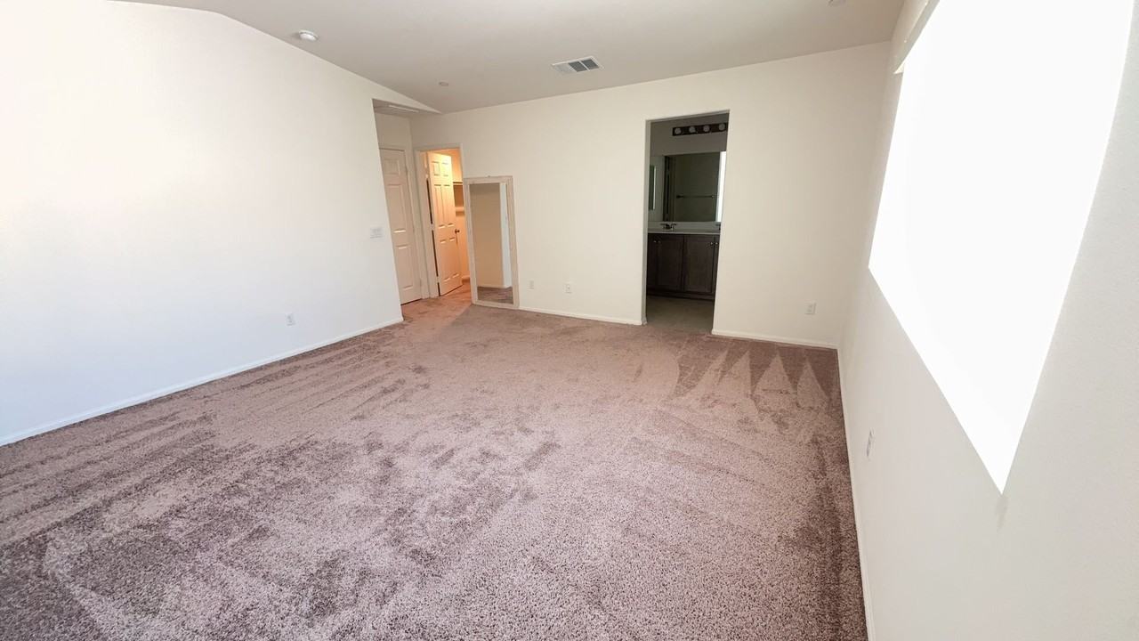 13074 Eastwind Way - Photo 7 of 31