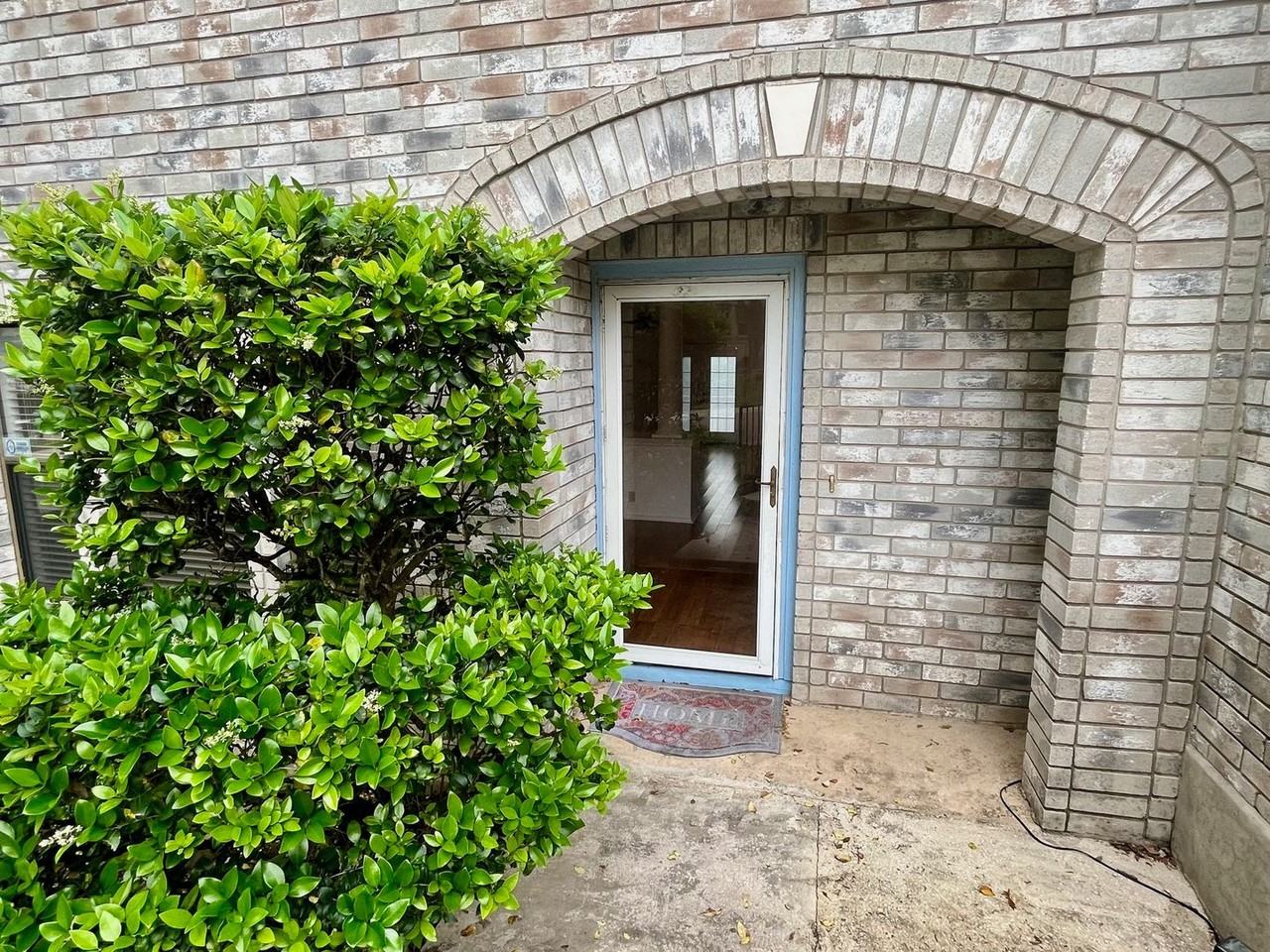 7734 Oakhill Park Dr - Photo 2 of 33