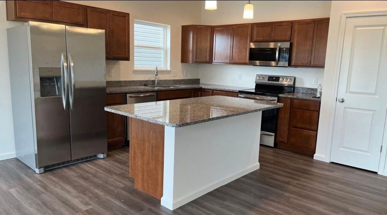 6441 Wallingford St - Photo 3 of 8