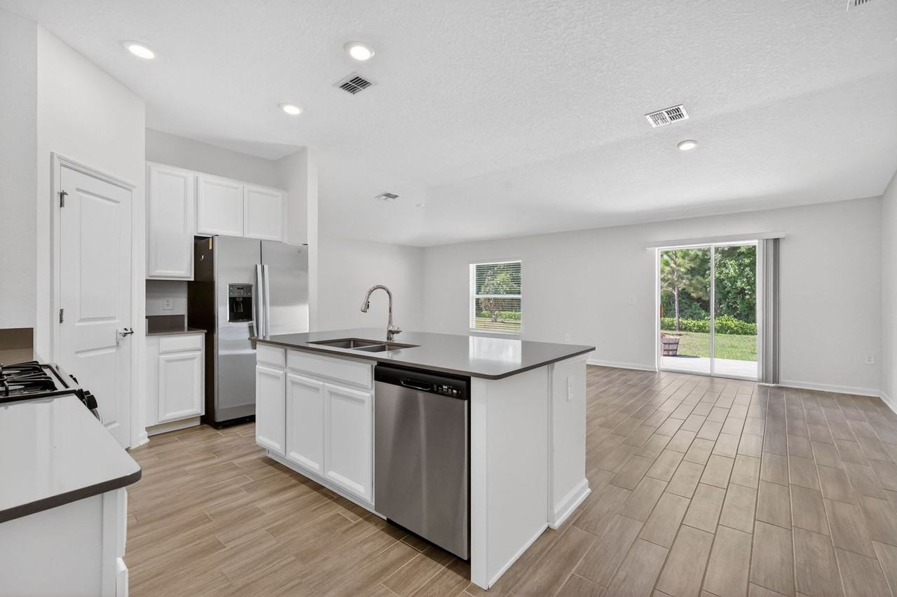 33670 Sky Blossom Cir - Photo 5 of 25