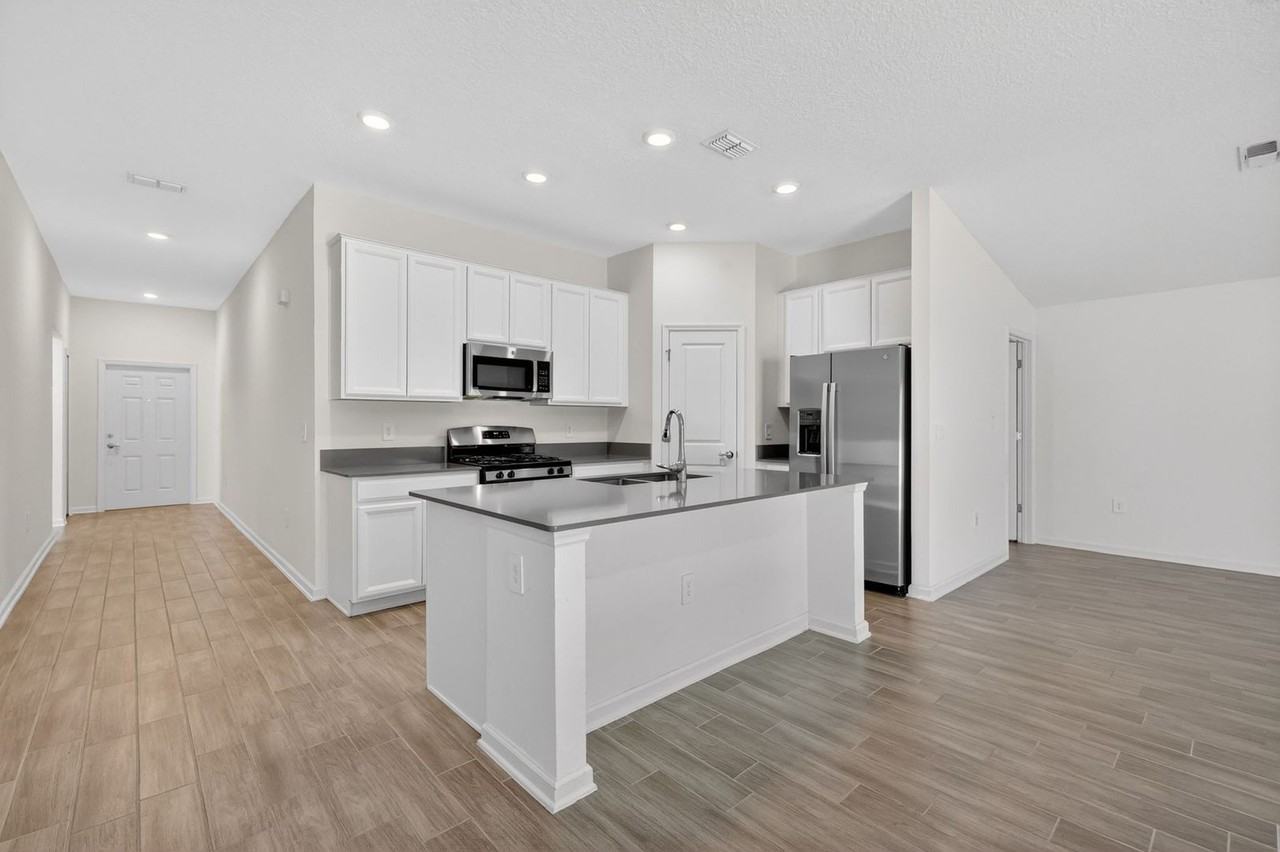 33670 Sky Blossom Cir - Photo 7 of 25