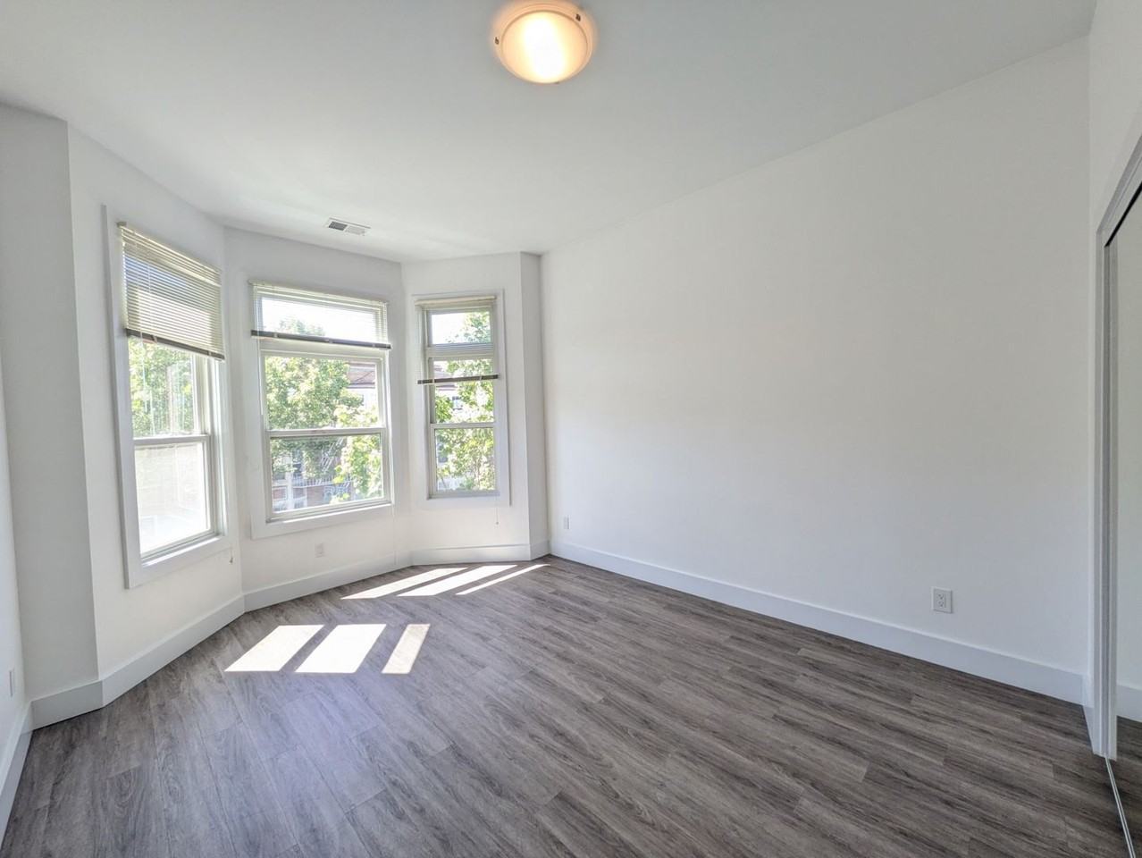 1052 1048- 1052 Divisadero Street - Photo 4 of 14