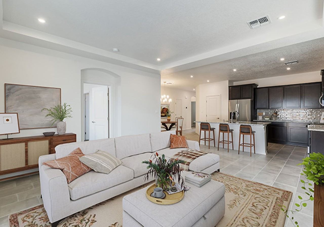 1905 Pena Ave Se - Photo 4 of 9