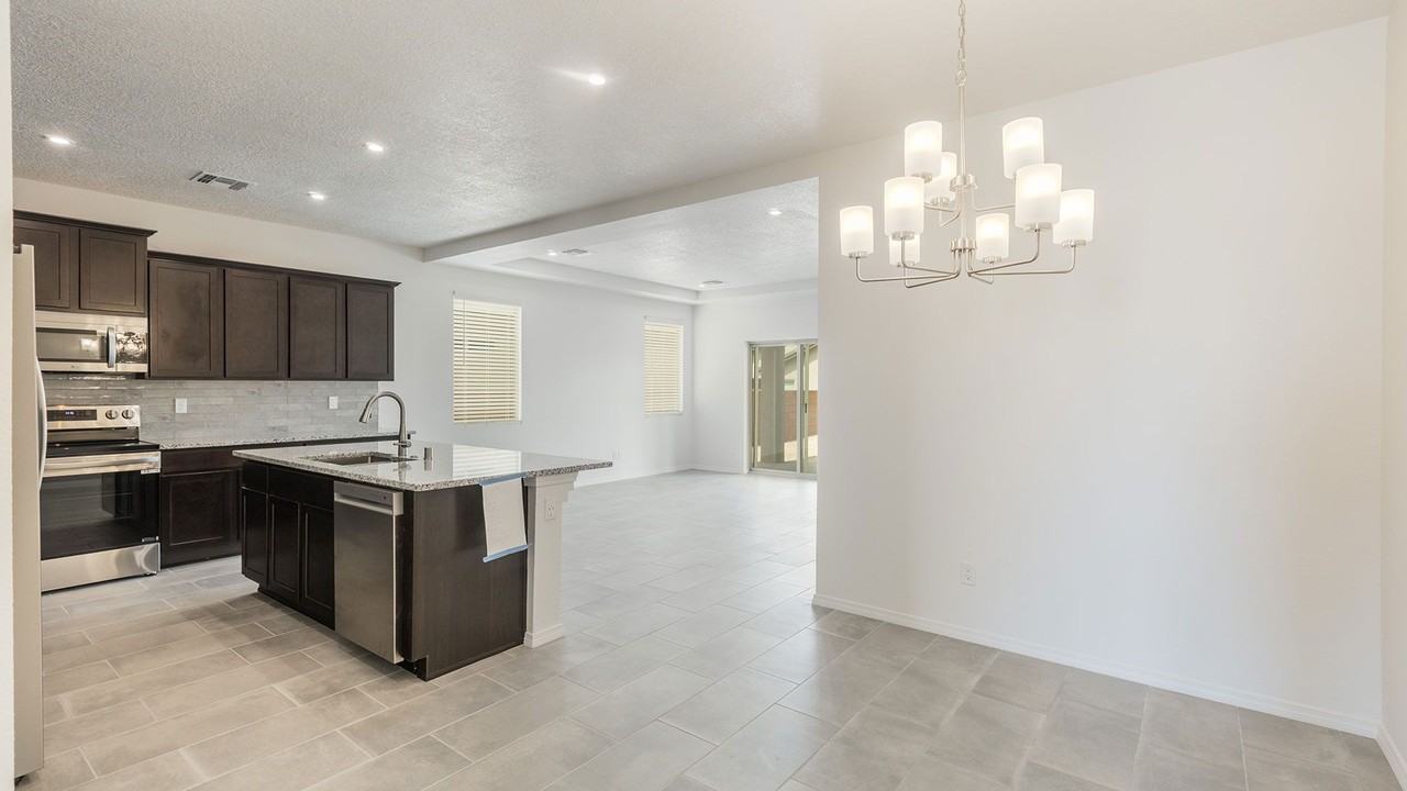 1905 Pena Ave Se - Photo 7 of 9