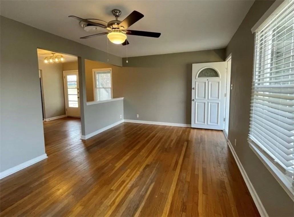 4814 Dody St - Photo 3 of 33