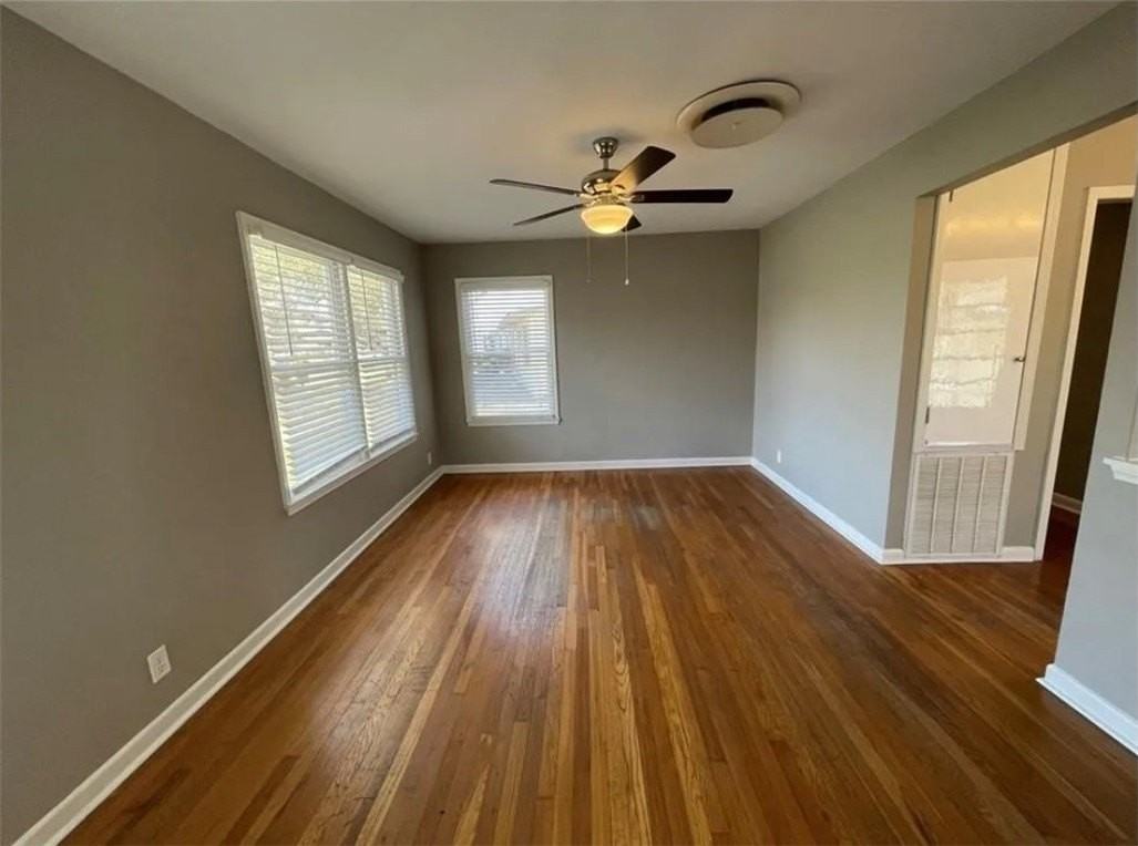 4814 Dody St - Photo 5 of 33