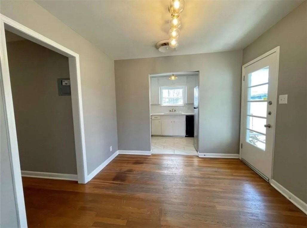 4814 Dody St - Photo 6 of 33