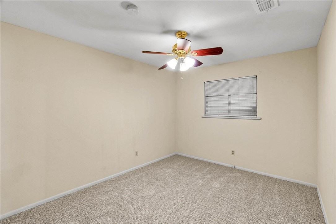 1829 Lesle Ln - Photo 5 of 12