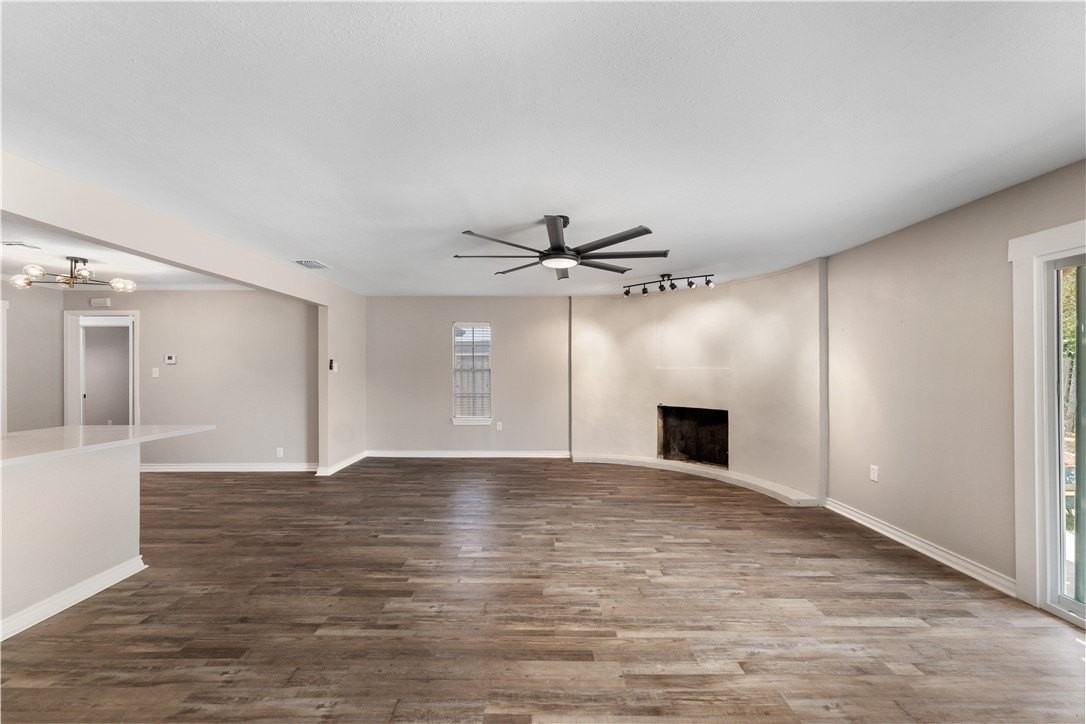 4937 Holmes Dr - Photo 4 of 27