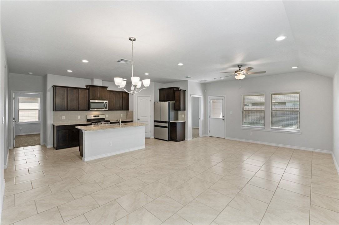 7713 Lariat Toss Dr - Photo 5 of 27