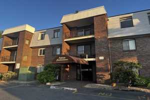 featured image of 15 Oak Neck Rd #9