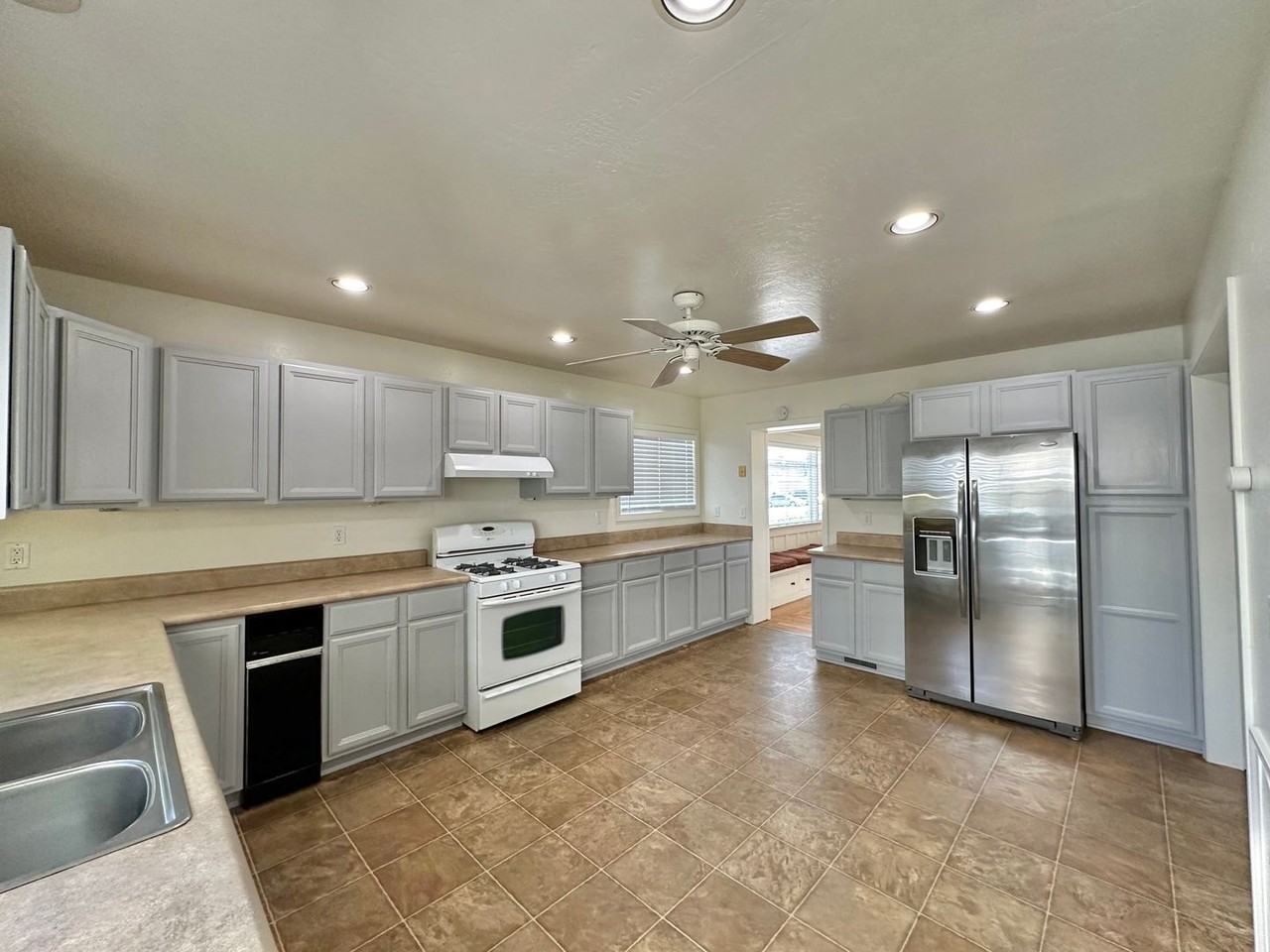 3546 29th St - Photo 6 of 18