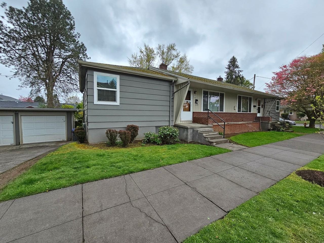 3714 Se Gladstone St - Photo 3 of 27