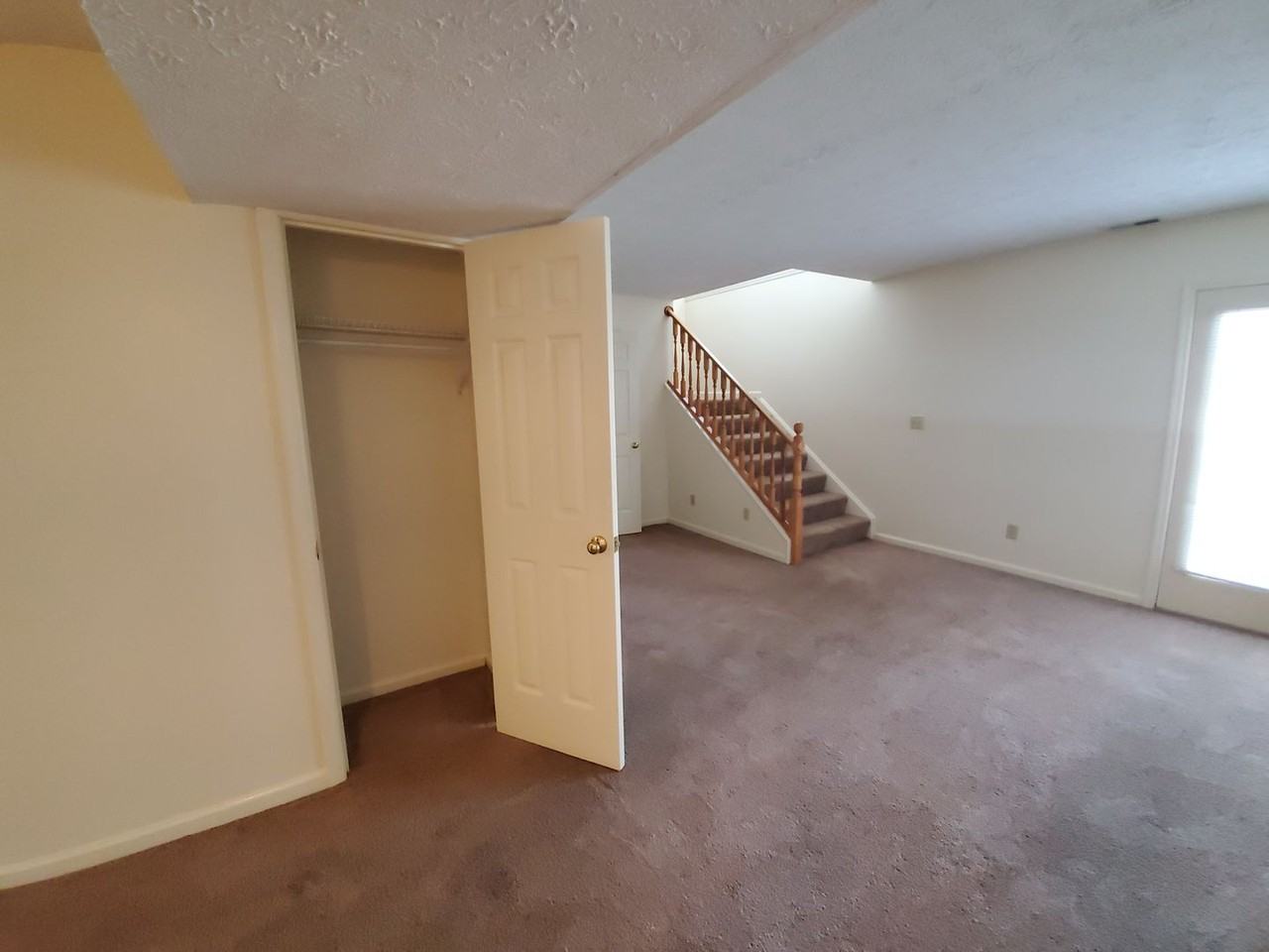 122 Alderman Dr - Photo 5 of 29