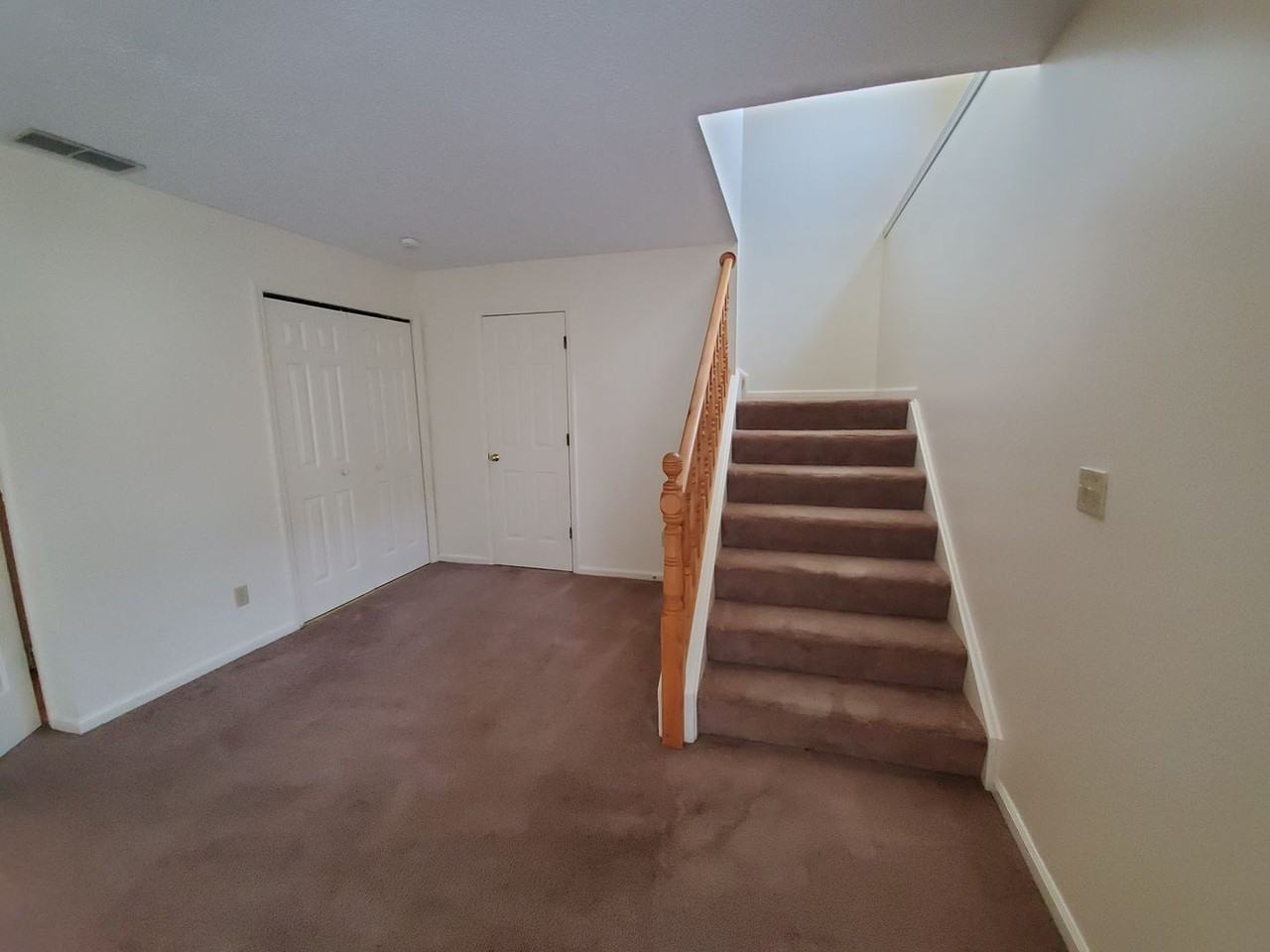 122 Alderman Dr - Photo 7 of 29