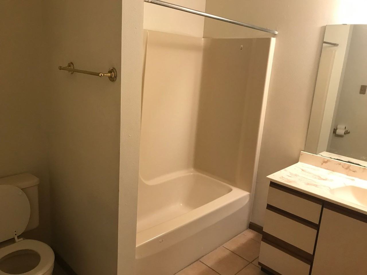 805 Columbus St #3 - Photo 6 of 8