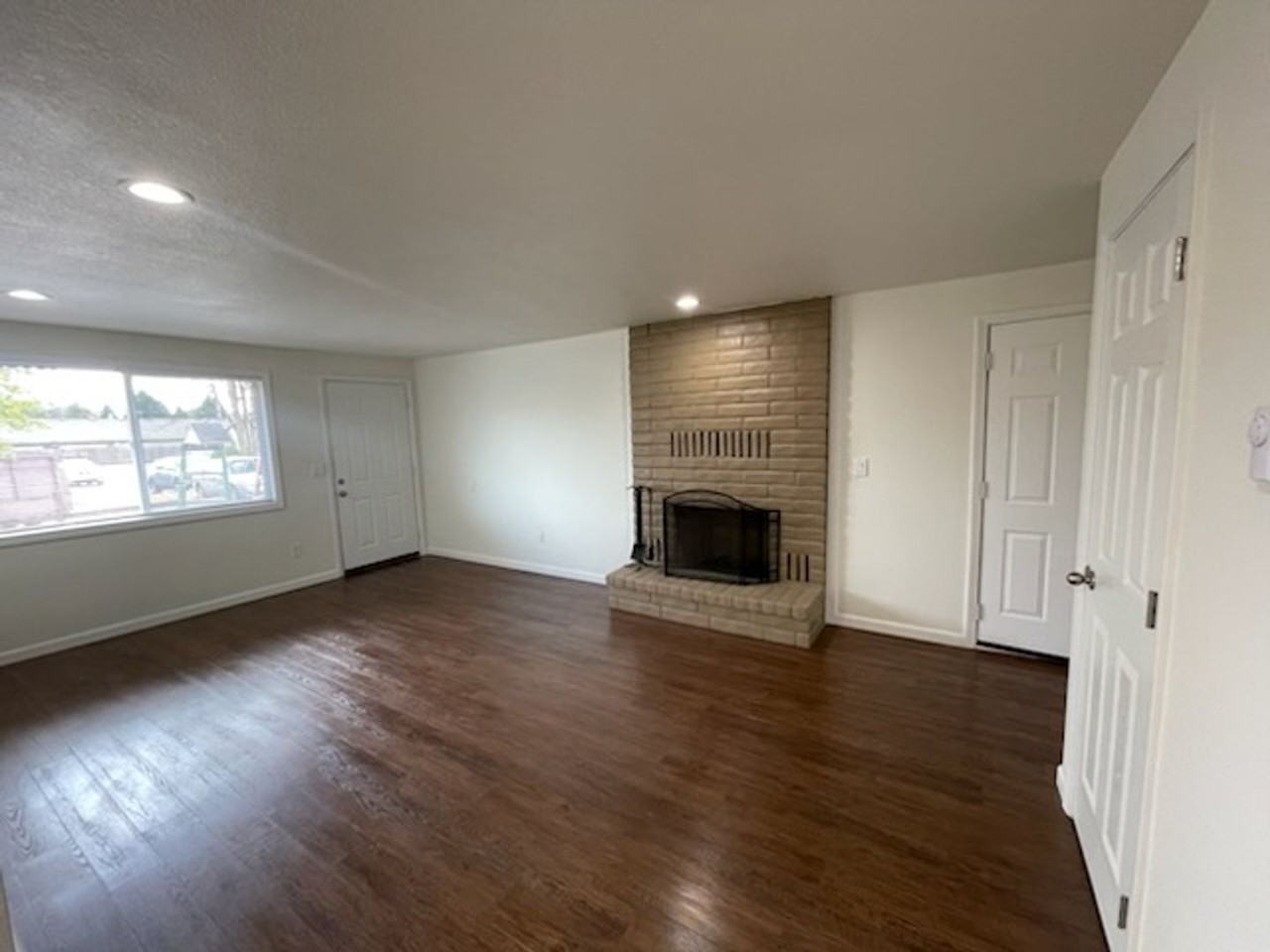 928 Ne 21st Ave - Photo 2 of 14