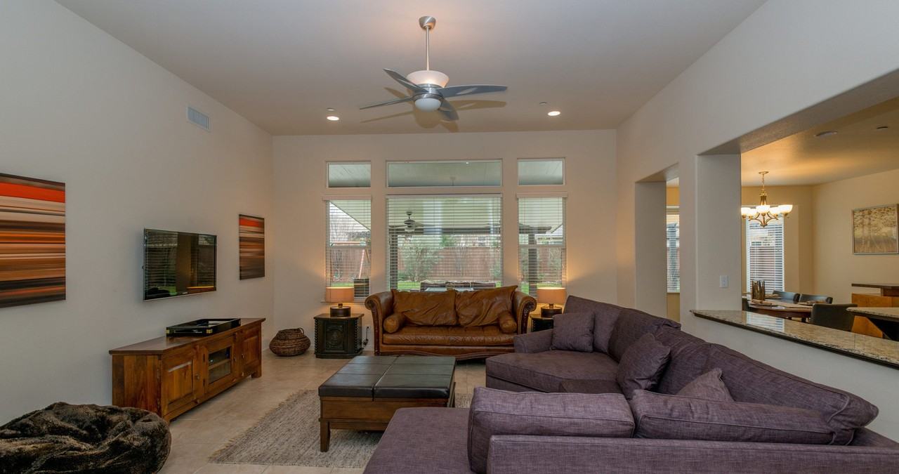 3744 Richmond Ave - Photo 3 of 27