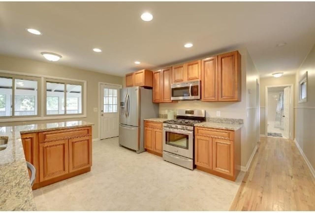 4224 Edgewood Ave N - Photo 2 of 20