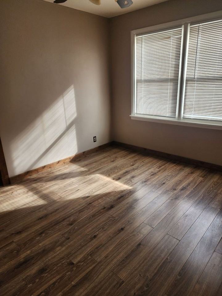 388 N 600 W - Photo 6 of 13