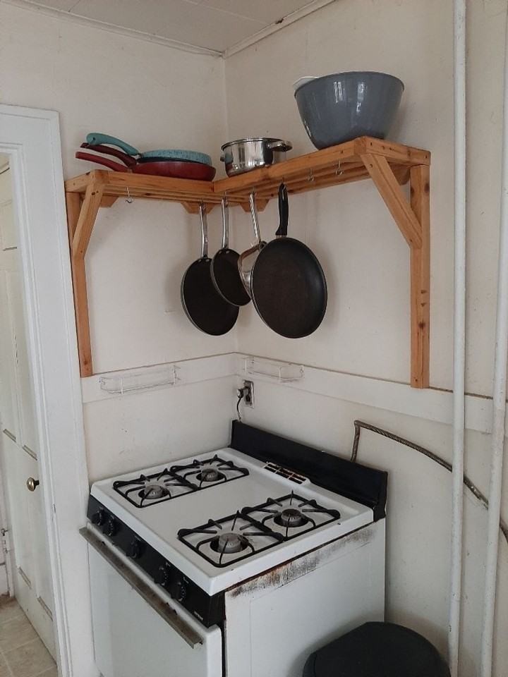 143 Lathrop St - Photo 4 of 50