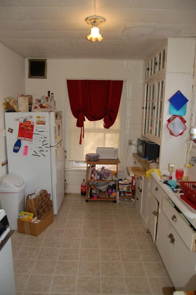 143 Lathrop St - Photo 5 of 50