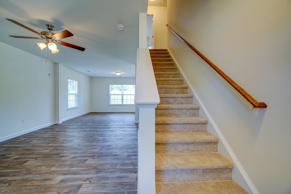 584 Craftsman Ln - Photo 4 of 35