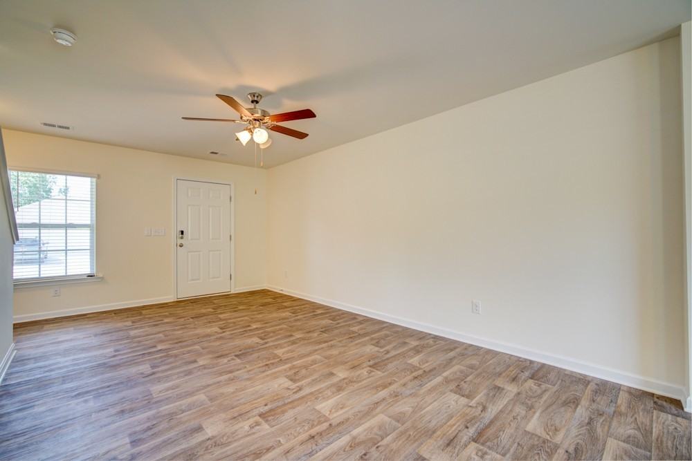 584 Craftsman Ln - Photo 6 of 35