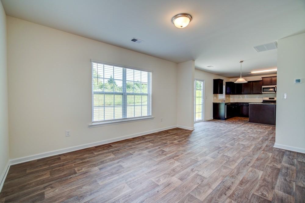 584 Craftsman Ln - Photo 7 of 35