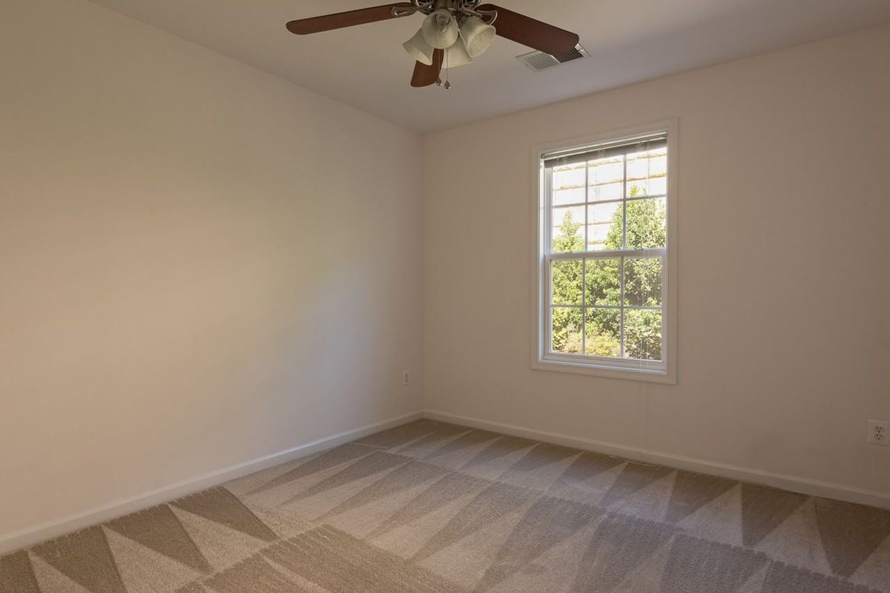 151 Brookwood Dr - Photo 6 of 10