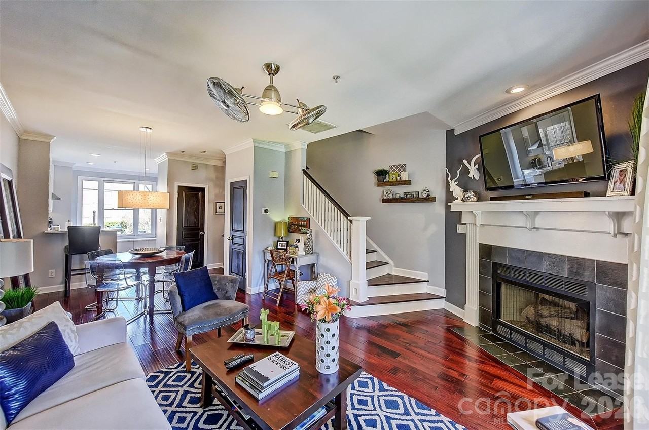 343 W 7th St - Photo 5 of 27