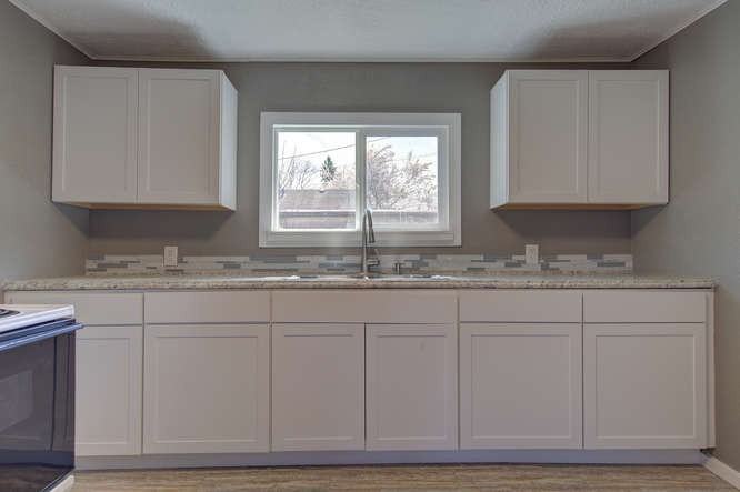 1339 Ne Logan St - Photo 4 of 14