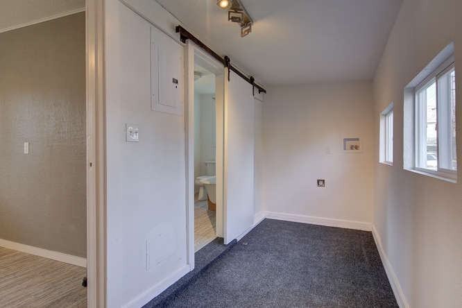 1339 Ne Logan St - Photo 5 of 14