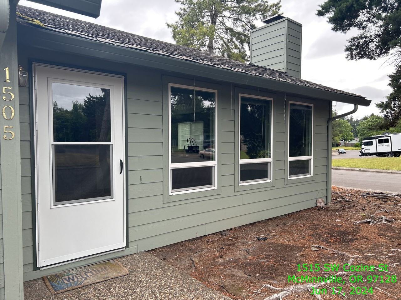 1515 Sw Cozine St - Photo 2 of 7