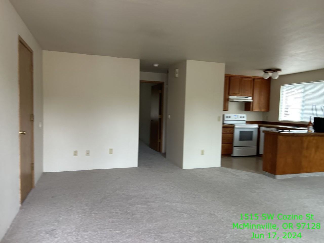 1515 Sw Cozine St - Photo 3 of 7