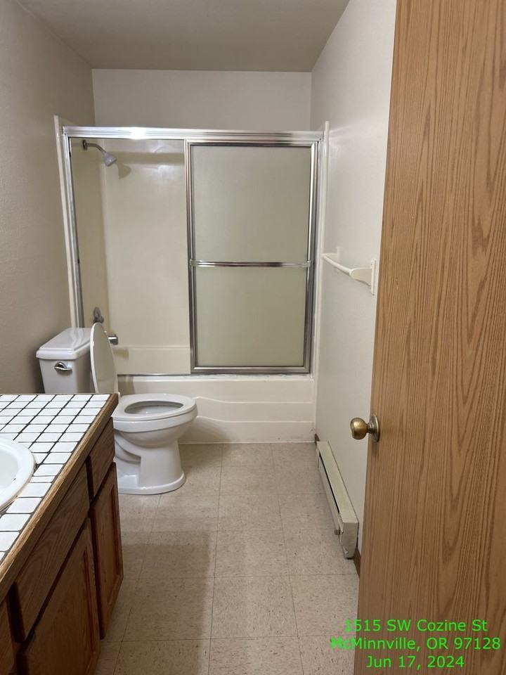 1515 Sw Cozine St - Photo 4 of 7